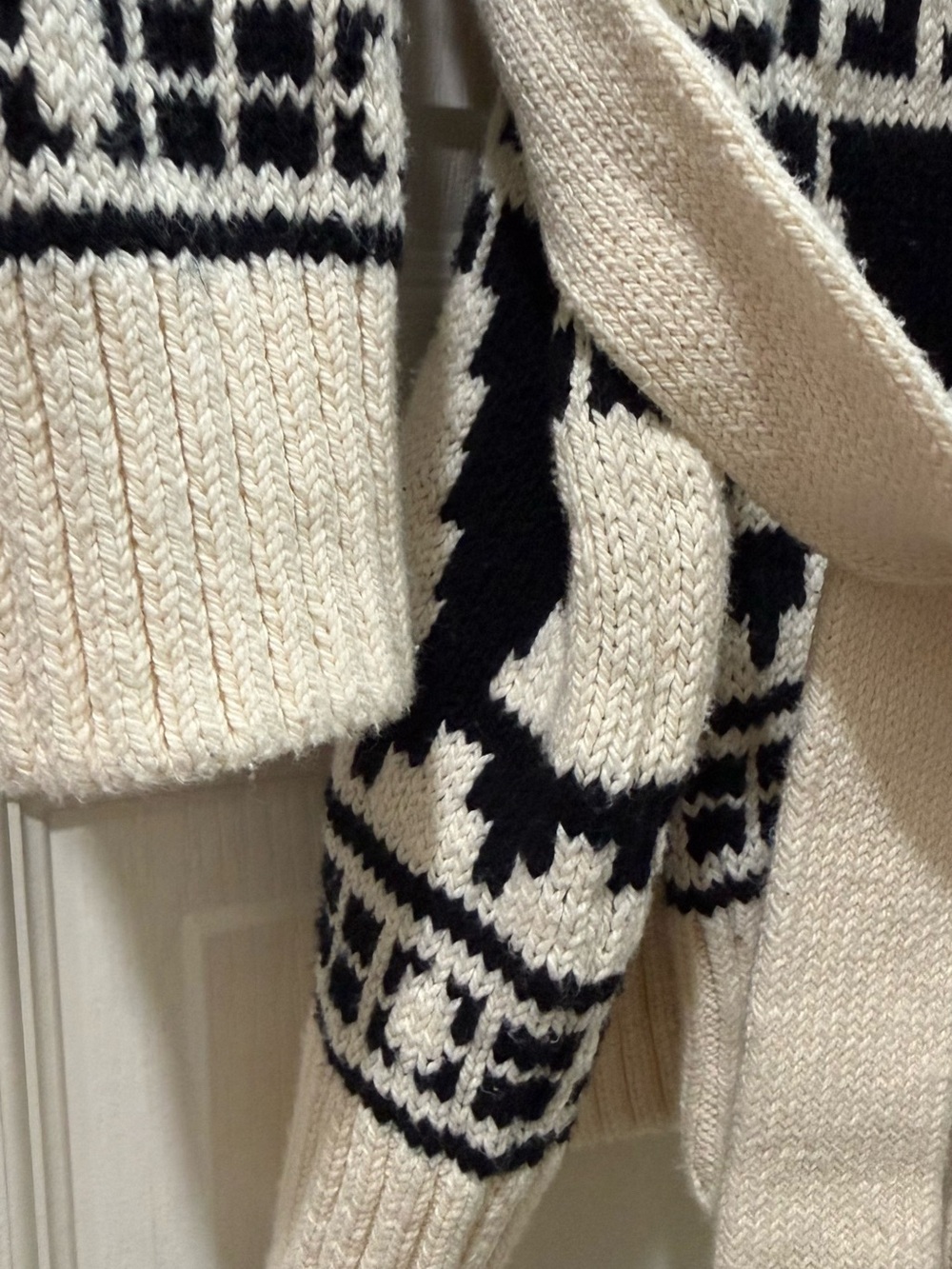 Ralph Lauren Black and White Geometric Shawl Cardigan - Picture 5 of 9